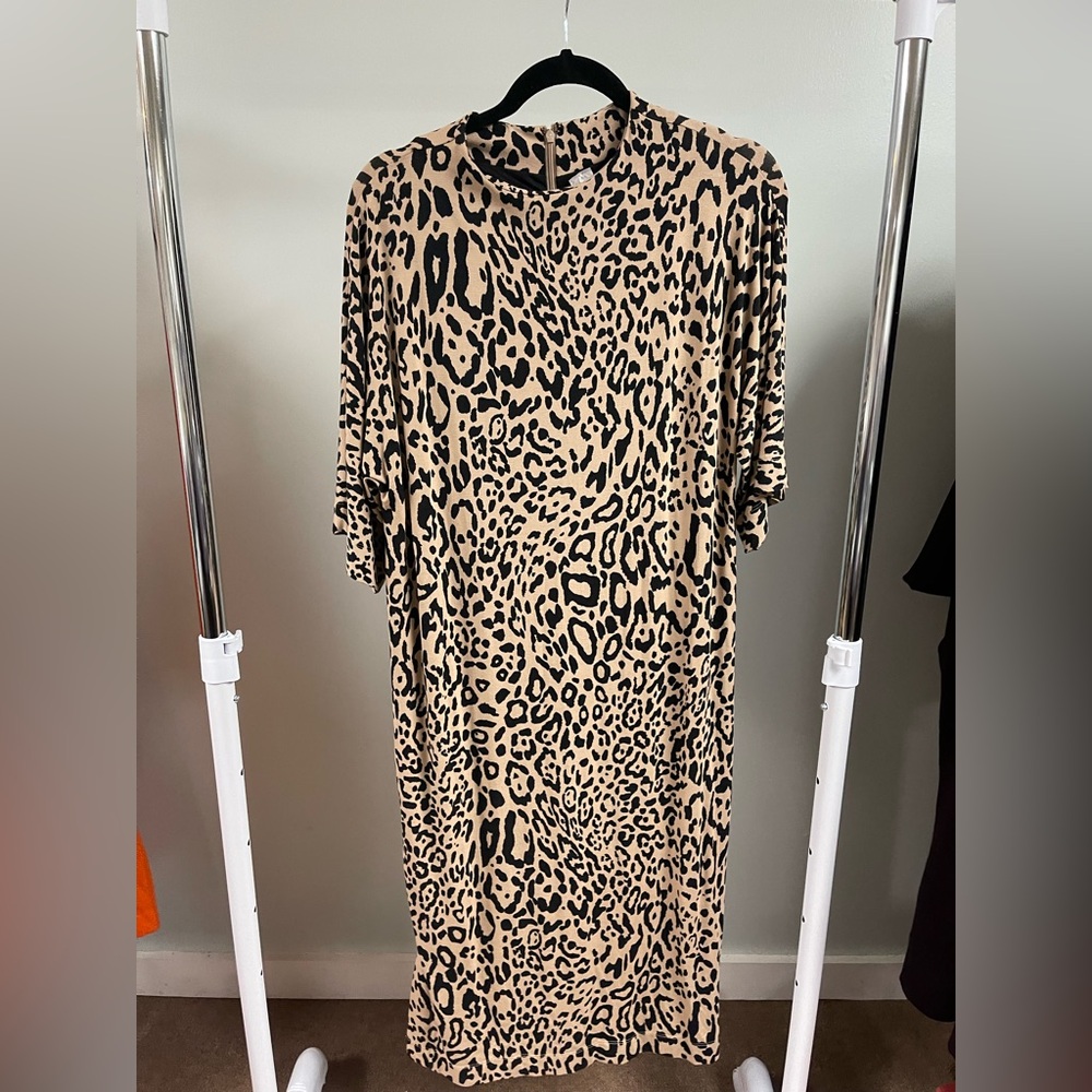 *NEW* Chico's Animal Print Short Sleeve Dress